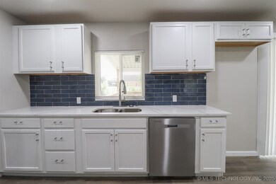 305 S 8th St, Broken Arrow, OK 74012 - photo 7