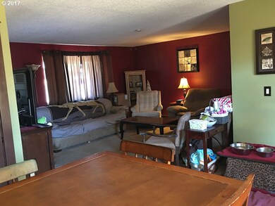 709 W Main St, Molalla, OR 97038 - photo 3