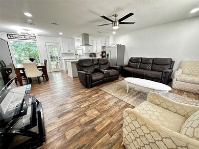 1430 Gribble St, Gainesville, TX 76240 - photo 2