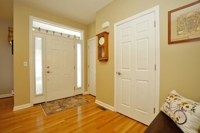 10 Concord Coach Ln, Litchfield, NH 03052 - photo 4