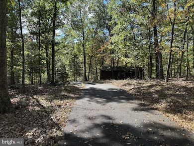 1378 Aspen Dr, Bunker Hill, WV 25413 - photo 4