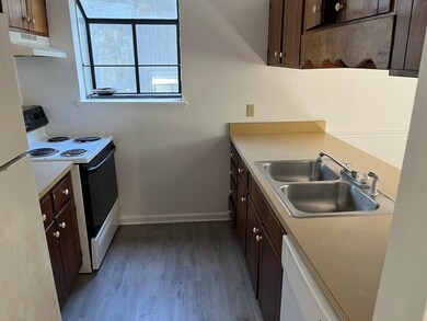 1830 Sylvan Ct unit D, Tallahassee, FL 32303 - photo 4