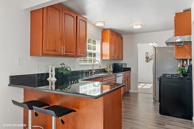 2011 University Dr, Naperville, IL 60565 - photo 7