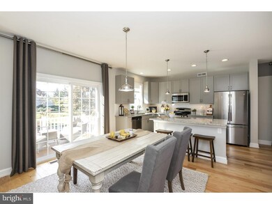 1047 Chapman Cir, Hatfield, PA 19440 - photo 2