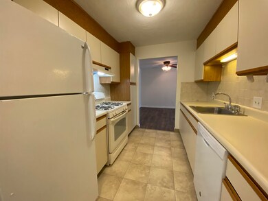 385 Huse Rd unit 26, Manchester, NH 03103 - photo 5