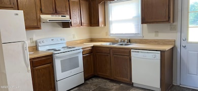 225 Appaloosa Dr, Jacksonville, NC 28540 - photo 2