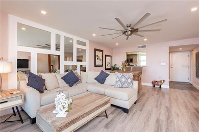 Step in to this beautiful Dunedin condo,  remodele