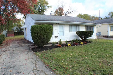 Driveway w/plenty of off street parking