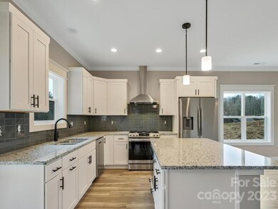 Example of Verde Model Kitchen