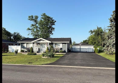 17W287 Stillwell Rd, Oakbrook Terrace, IL 60181 - photo 2