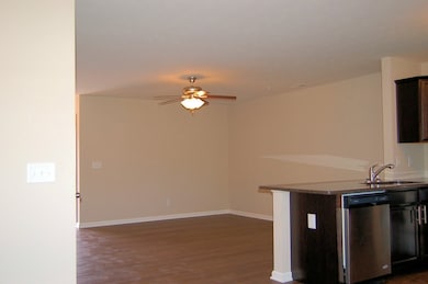 117 Melbourne Dr unit E, Clarksville, TN 37043 - photo 6