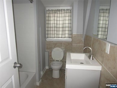 437 7th Ave W unit 439, Newark, NJ 07107 - photo 4