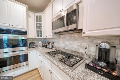 3074 Mckinnon Way, Oakton, VA 22124 - photo 7