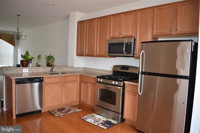 15636 John Diskin Cir unit 180, Woodbridge, VA 22191 - photo 2