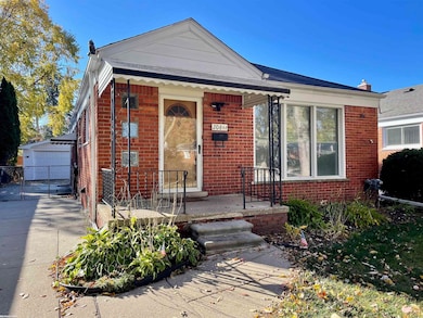 20844 Frazho St, Saint Clair Shores, MI 48081 - photo 2