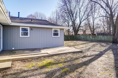 2642 E Meadowmere St-30