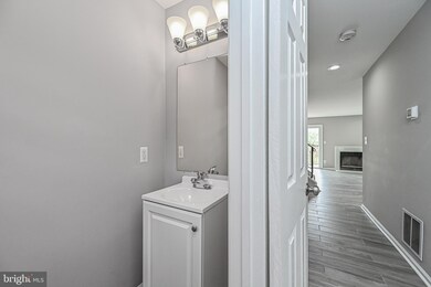 16215 Taconic Cir, Dumfries, VA 22025 - photo 4