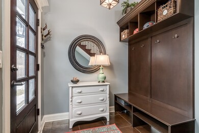 471 N Emery Ln, Elmhurst, IL 60126 - photo 5