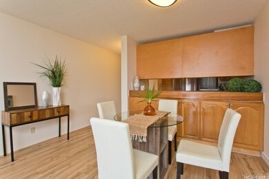 Franklin Towers unit 20D, Honolulu, HI 96818 - photo 4