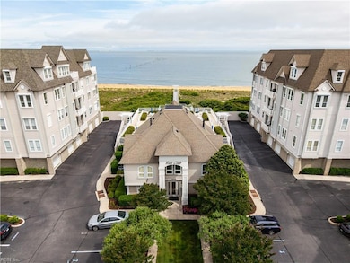 The Bay Club at Mariner's Mark