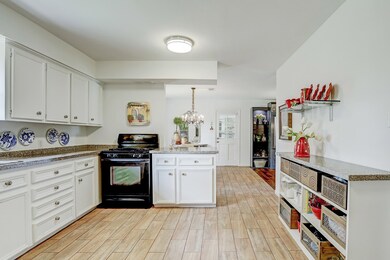 603 Inwood St, Tomball, TX 77375 - photo 6