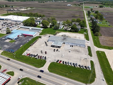 2051 N Main St, Canton, IL 61520 - photo 3