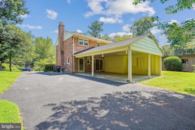 12109 Stirrup Rd, Reston, VA 20191 - photo 5