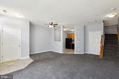 8210 Barrington Ct, Severn, MD 21144 - photo 4