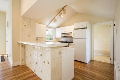 420 Round Hill Rd unit Cottage, Greenwich, CT 06831 - photo 6