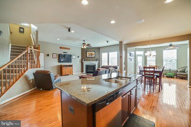 24996 Virginia Pine Ct, Chantilly, VA 20152 - photo 4