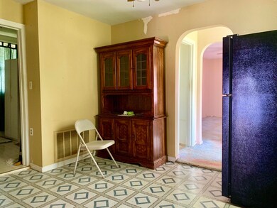 2206 Herrick Dr, Lansing, MI 48911 - photo 7