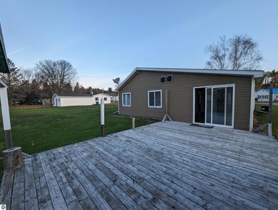403 W Michigan Ave, Au Gres, MI 48703 - photo 5