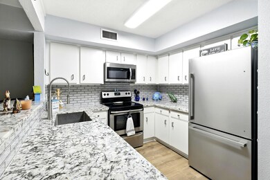 100 Edgewater Dr unit 39, Livingston, TX 77351 - photo 5