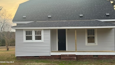 660 Evers Rd, Bladenboro, NC 28320 - photo 4