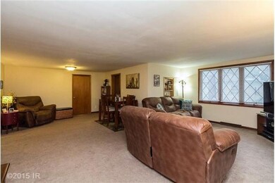 6407 Forest Ct, Windsor Heights, IA 50324 - photo 3