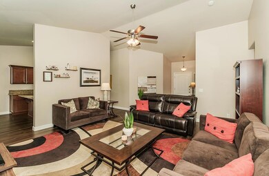 3234 N Clover Ave, Fresno, CA 93727 - photo 7