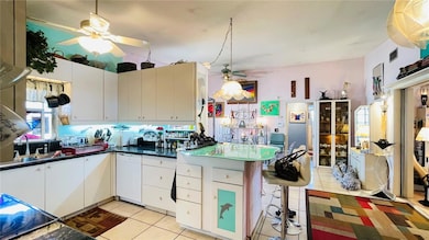 Granite counters and peninsula