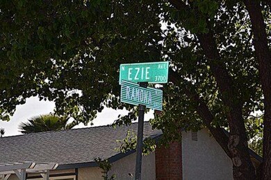 3749 N Ezie Ave, Fresno, CA 93727 - photo 7