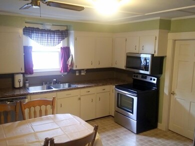 Eat-in kitchen