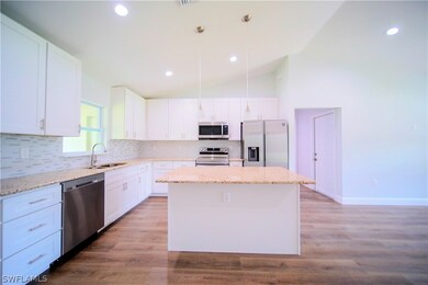 The Island Kitchen Comes With Granite Countertops,
