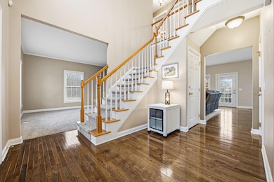 477 Stratshire Ln, Columbus, OH 43230 - photo 3