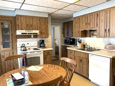 86 Locust Ave, Worcester, MA 01604 - photo 3