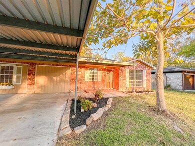 4318 Debbie Ln, Alvin, TX 77511 - photo 4