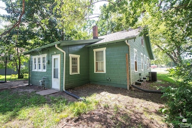 805 N Mulberry St, Abilene, KS 67410 - photo 5