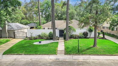 10027 Pine Forest Rd, Houston, TX 77042 - photo 3