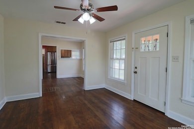 503 S Lewis Ave, Kerrville, TX 78028 - photo 4