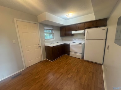 908 Stevens Ct NE unit C, Huntsville, AL 35801 - photo 2