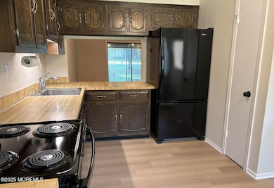 211 Covered Bridge Blvd unit B, Manalapan, NJ 07726 - photo 5