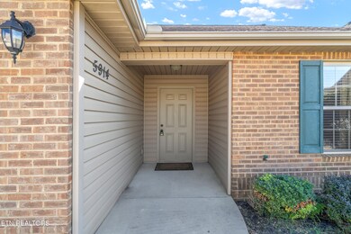 5914 Pebble Run Way-28