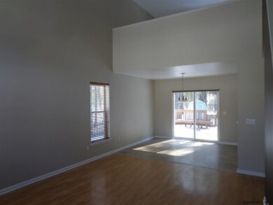 17 Woodthrush Ct, Ballston Spa, NY 12020 - photo 2